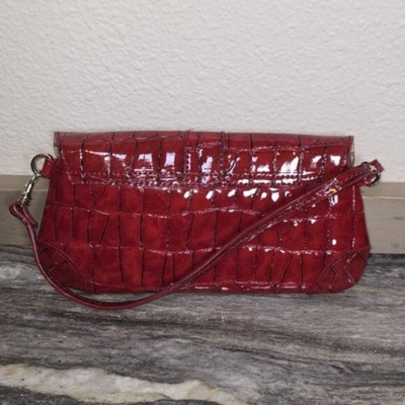 Liz Claiborne Red Croc-Embossed Shoulder Bag Wristlet Purse – Patent Gloss –... - Picture 2 of 9
